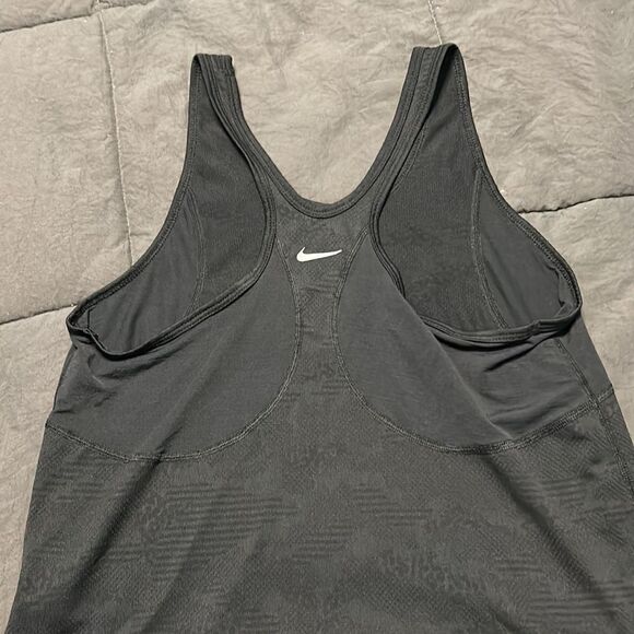 Nike Dri Fit Tank Top - Picture 5 of 5